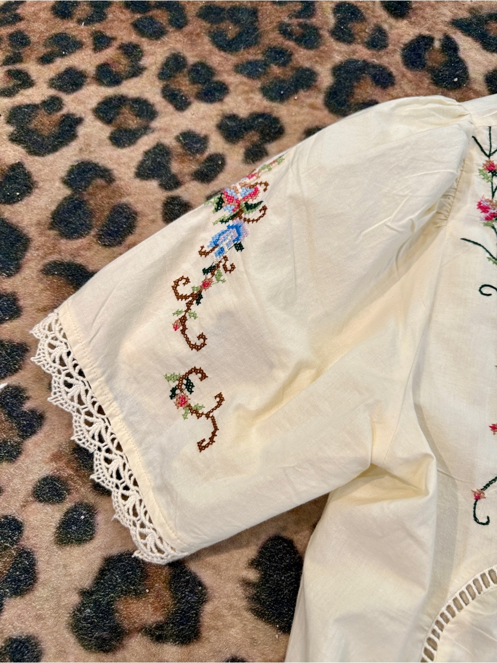 Embroidered Cream Boho Cropped Blouse - Picture 7 of 7